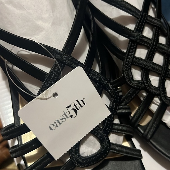 NIB black sandals - Picture 2 of 4